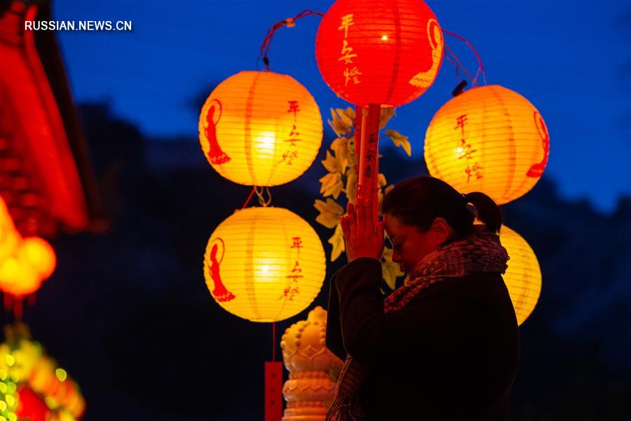 Мир встречает Новый год по китайскому лунному календарю