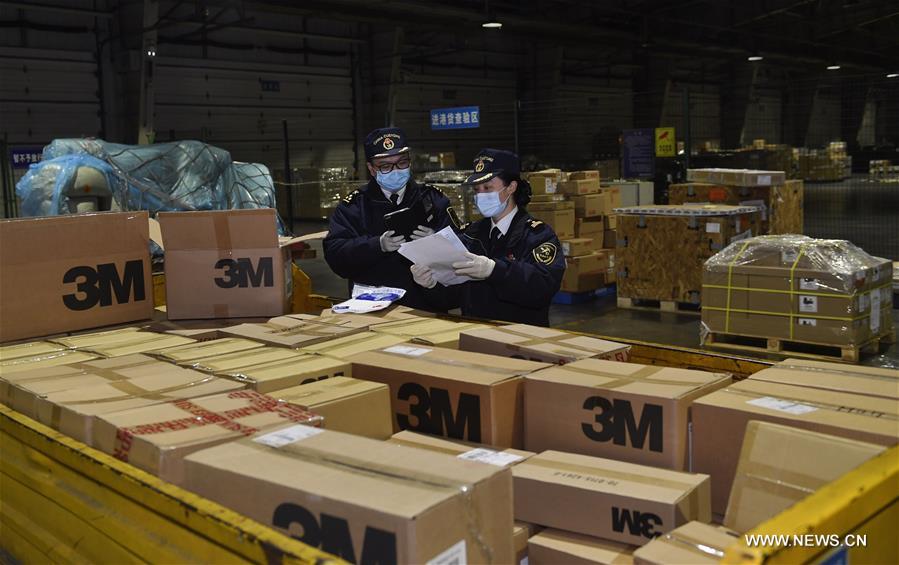 В г. Чэнду доставлена первая партия защитных материалов, закупленной в Республике Корея