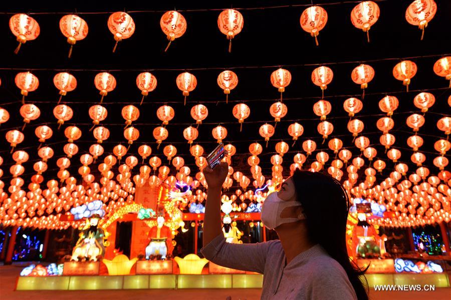 Новогодняя выставка фонарей в Бангкоке