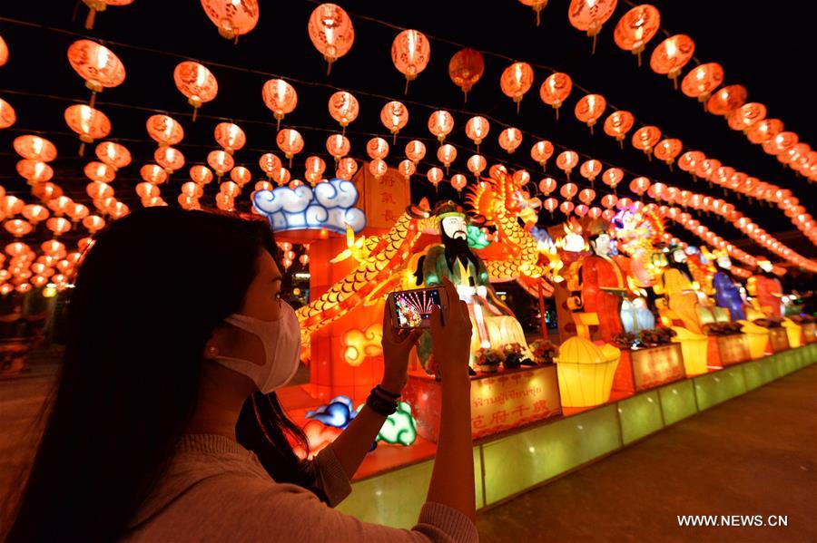Новогодняя выставка фонарей в Бангкоке