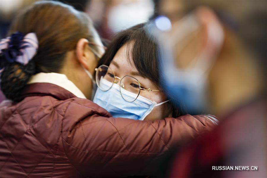 Третья бригада чунцинских медиков отбыла в Хубэй