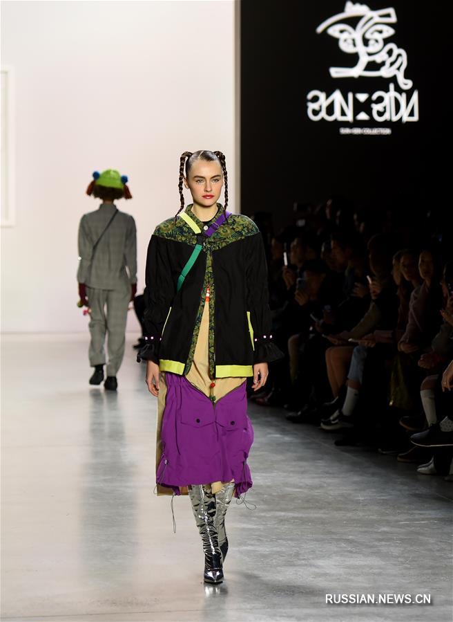 Показ коллекции сянганских дизайнеров на Неделе моды в Нью-Йорке