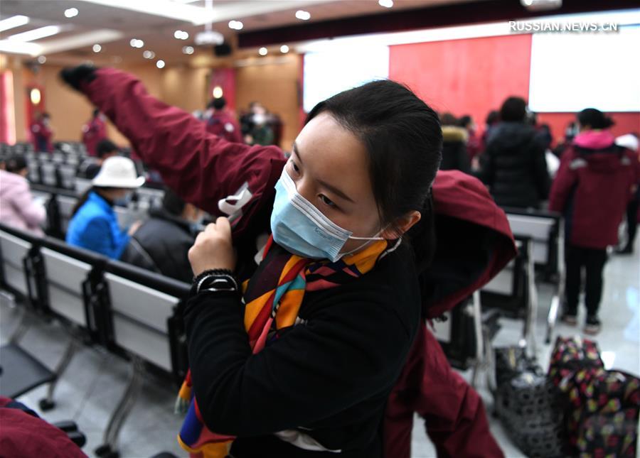 Борьба со вспышкой коронавирусной инфекции -- Пятая группа медиков из провинции Сычуань отправилась в Ухань