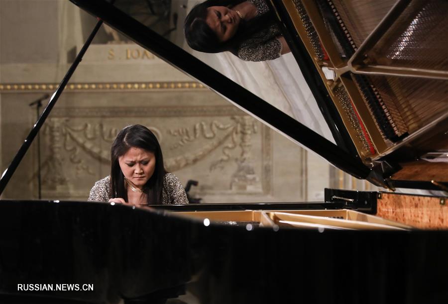 В Риме состоялся фортепианный концерт в поддержку Китая