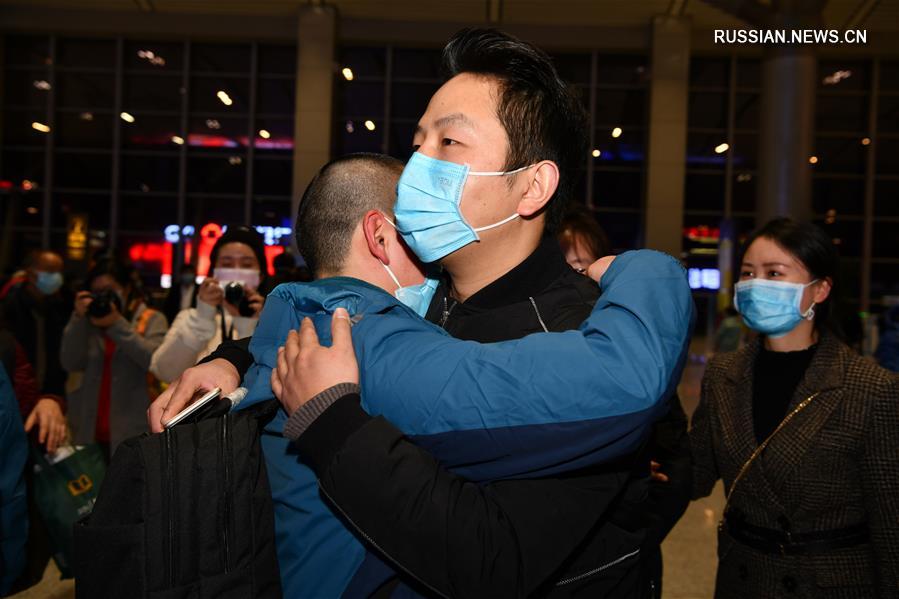 Пятая партия медработников пров. Гуйчжоу вылетела в пров. Хубэй, чтобы помочь в борьбе с эпидемией короновируса нового типа