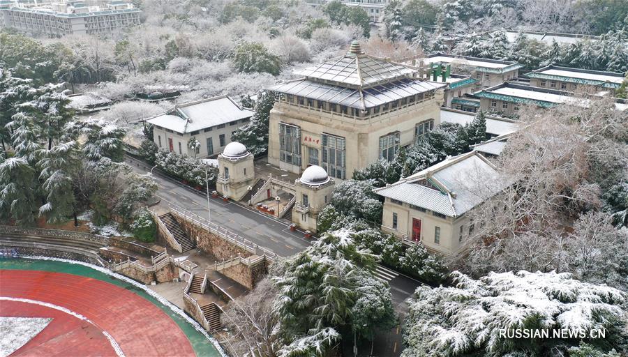 Уханьский университет после снегопада