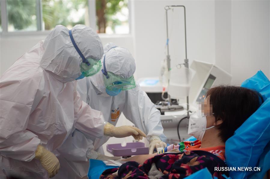 Борьба со вспышкой коронавирусной инфекции -- Пациенты, излечившиеся от коронавирусной инфекции, сдают плазму в провинции Хайнань