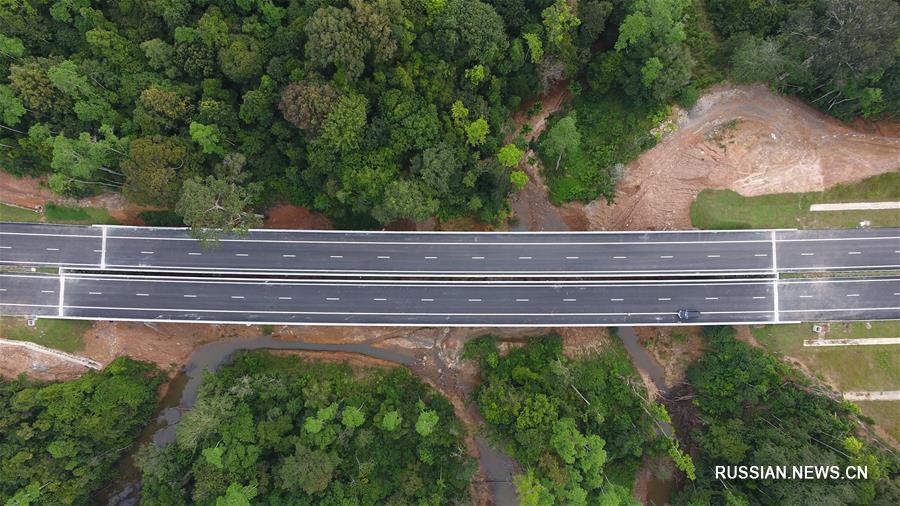 На юге Шри-Ланки открыли движение по скоростному шоссе, построенному силами Китая