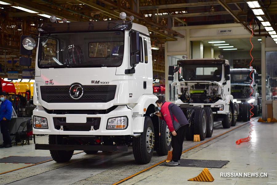 На заводе в Сиане возобновили производство тяжелых грузовиков