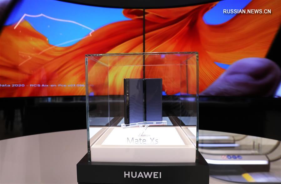В Париже открылся первый флагманский магазин Huawei