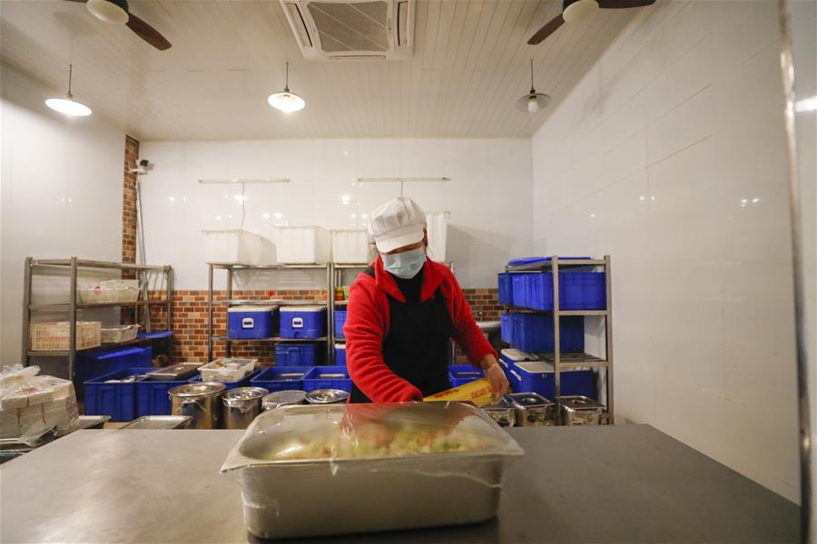 Город Чунцин прилагает усилия для удовлетворения потребности работников местных предприятий в приеме пищи 
