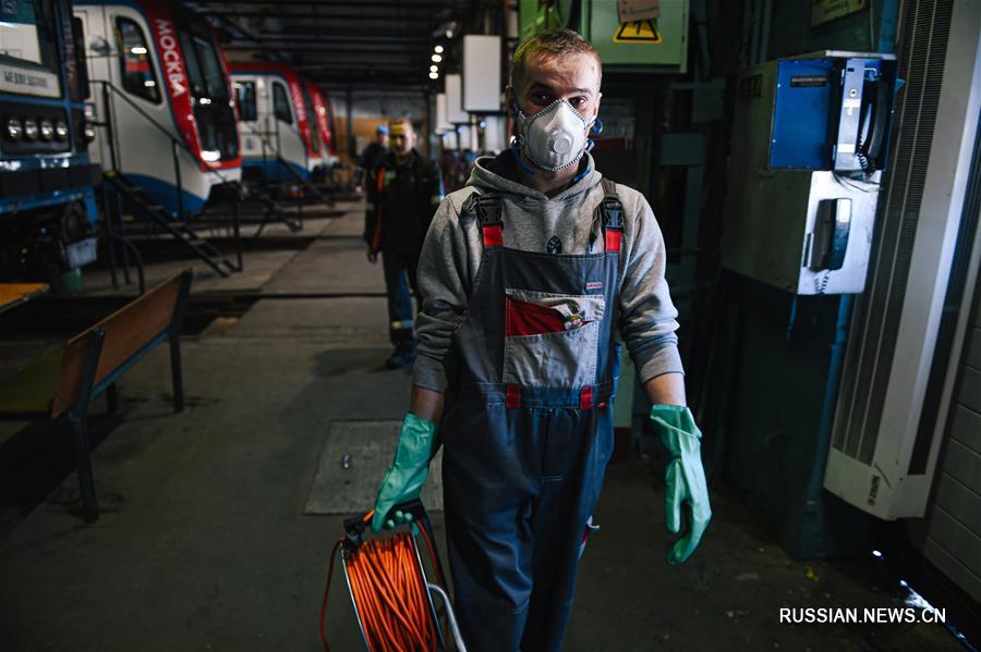 Количество подтвержденных случаев COVID-19 в России достигло 93