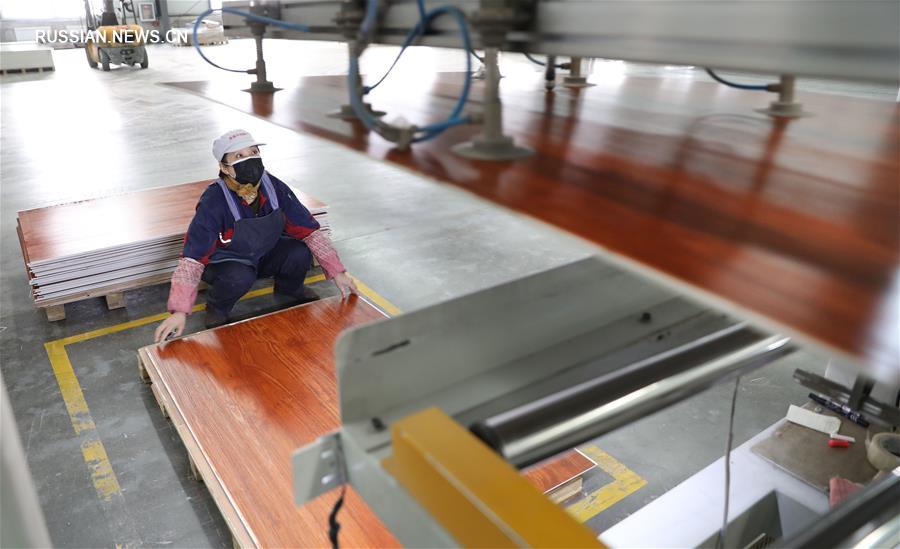 Частные и промышленные предприятия в провинции Ляонин возвращаются к работе 