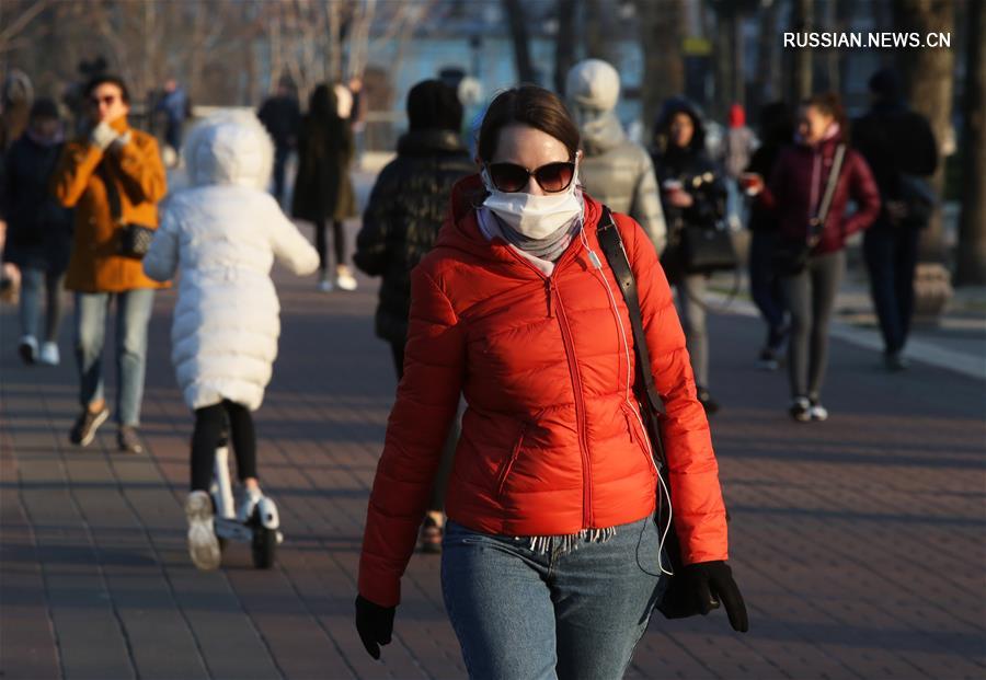 Украина ужесточила карантинные меры для противодействия COVID-19