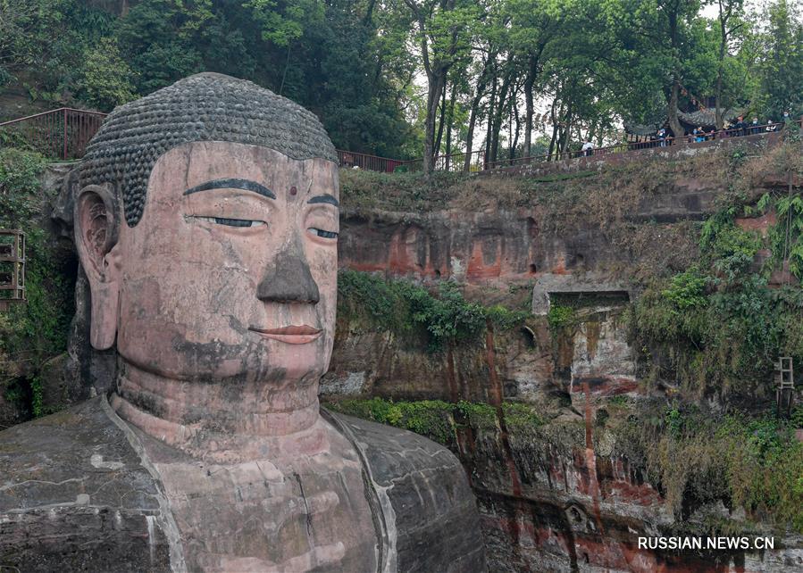 Статуя Будды в Лэшань вновь доступна для посещений