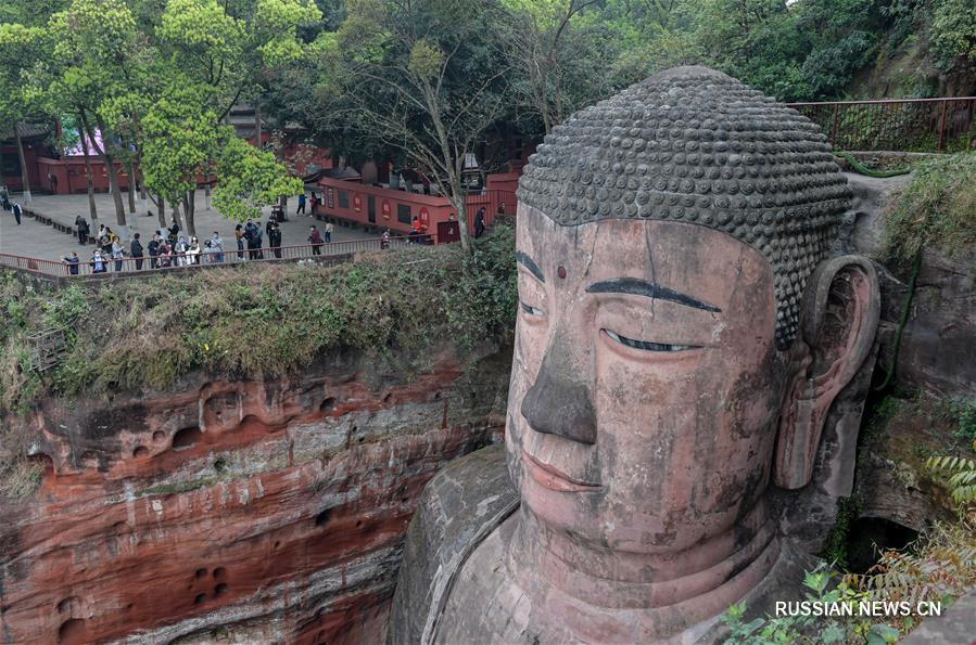 Статуя Будды в Лэшань вновь доступна для посещений