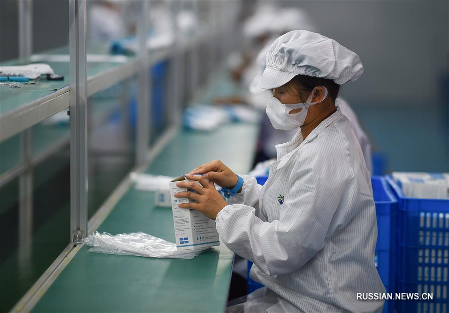 Увеличивая производство медицинских изделий, предприятия помогают борьбе с эпидемией