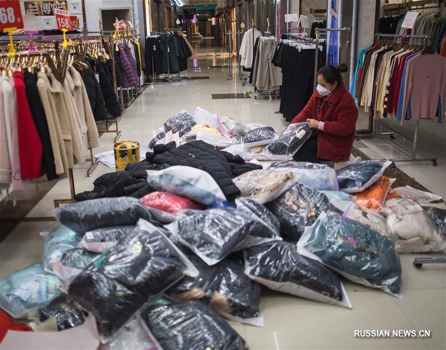 В Ухане возобновил работу первый из крупных торговых комплексов