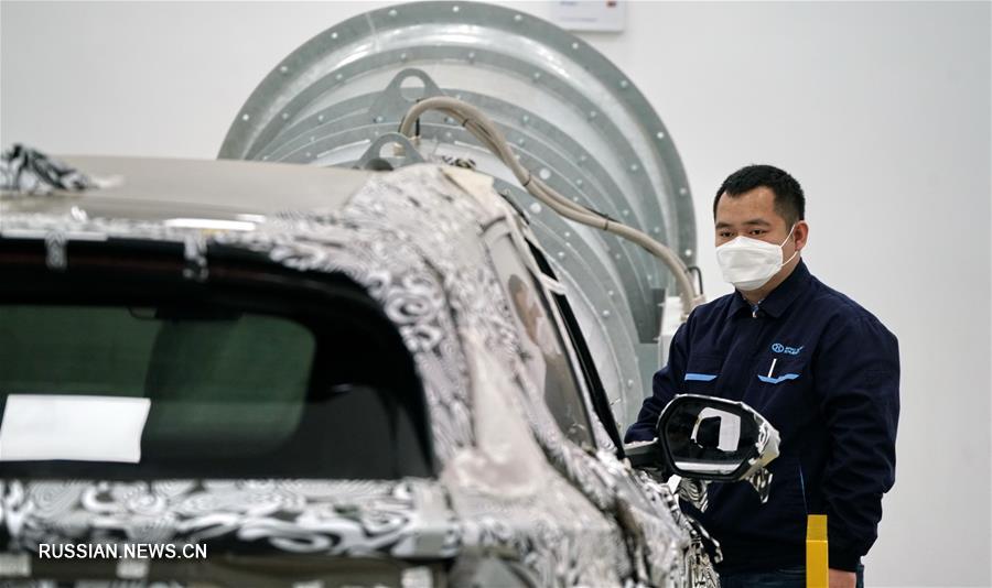 Пекинский производитель "зеленых" автомобилей возобновил работу