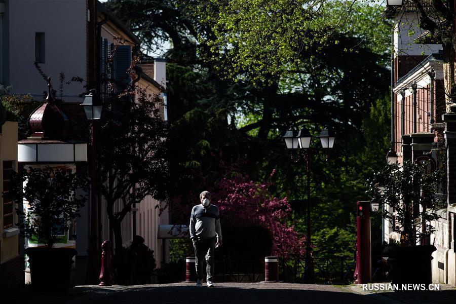 В некоторых городах Франции жителям требуется носить маски при выходе на улицы