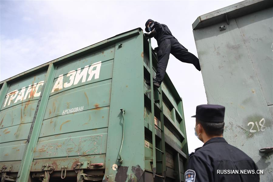 На КПП Алашанькоу принимаются меры для недопущения завоза COVID-19 в Китай
