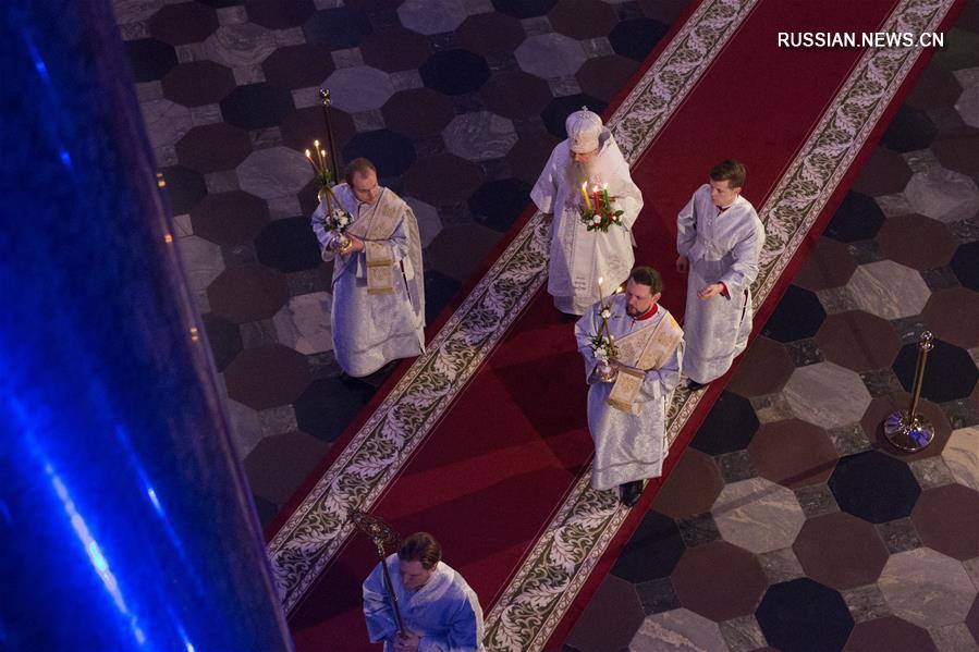 Пасхальное богослужение в Казанском соборе в Петербурге прошло без прихожан