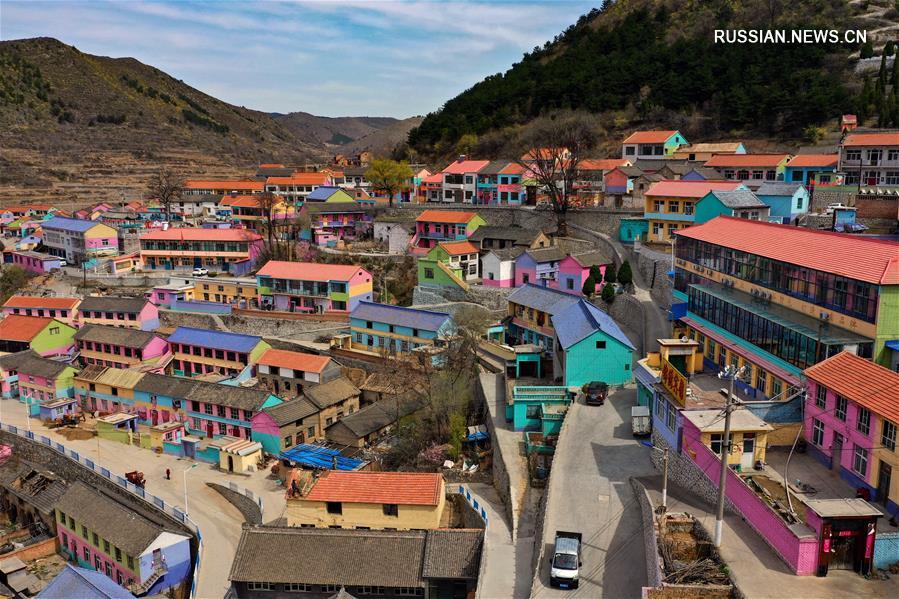 "Цветная деревня" в горах Тайханшань
