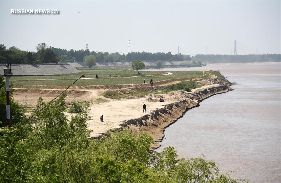 Река Хуанхэ в апреле