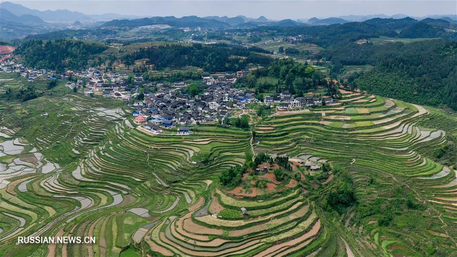 Весенняя пахота в живописной провинции Гуйчжоу