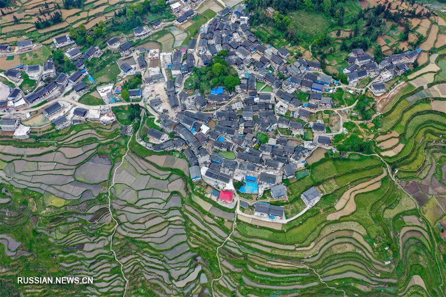 Весенняя пахота в живописной провинции Гуйчжоу