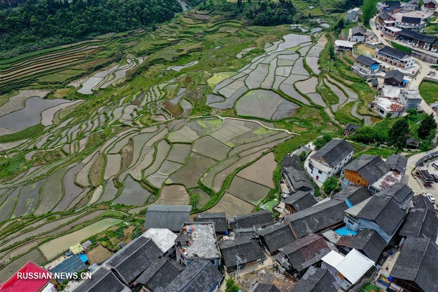 Весенняя пахота в живописной провинции Гуйчжоу