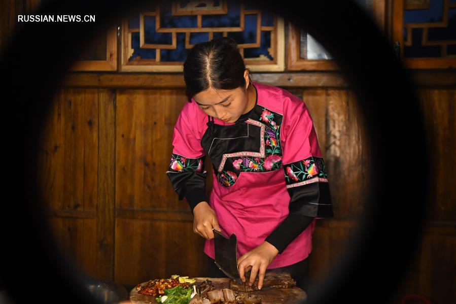 Интернет-знаменитости из мяоской деревни Шибадун