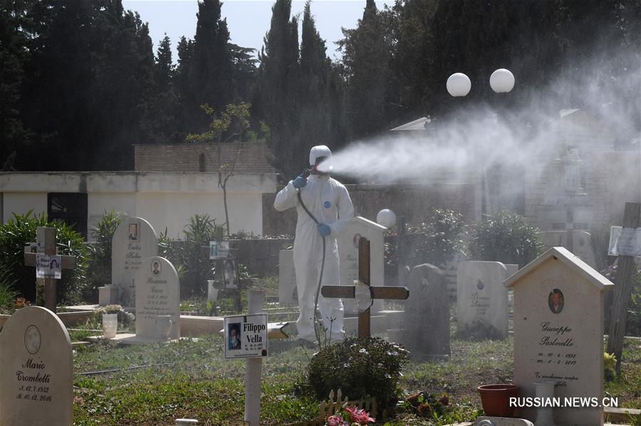 Общее число умерших от COVID-19 в Италии превысило 29 тыс. человек