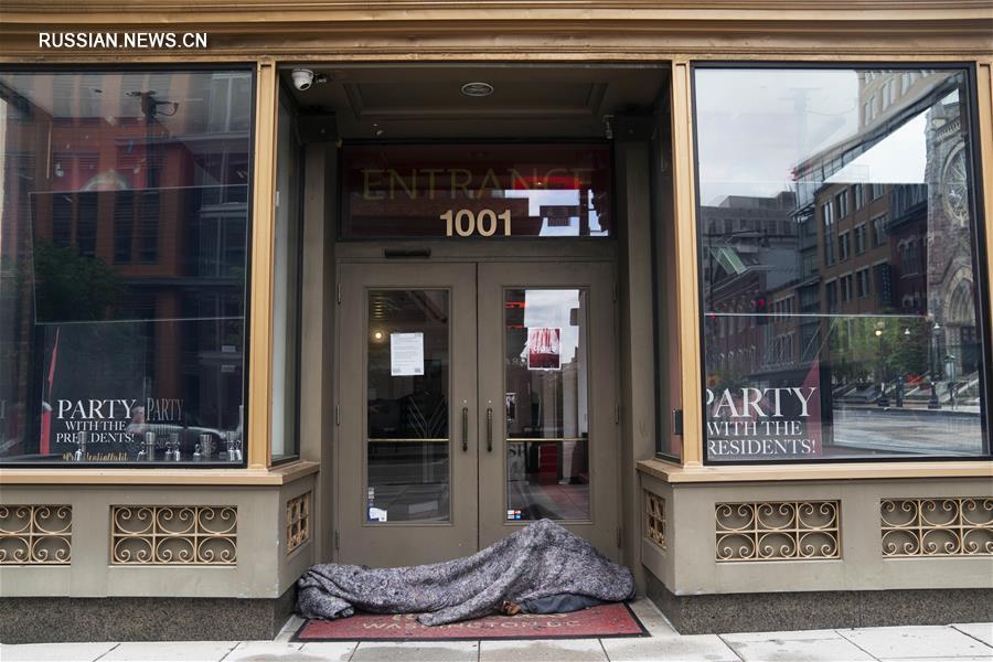 В апреле частный сектор США сократил почти 20,2 млн рабочих мест на фоне пандемии COVID-19