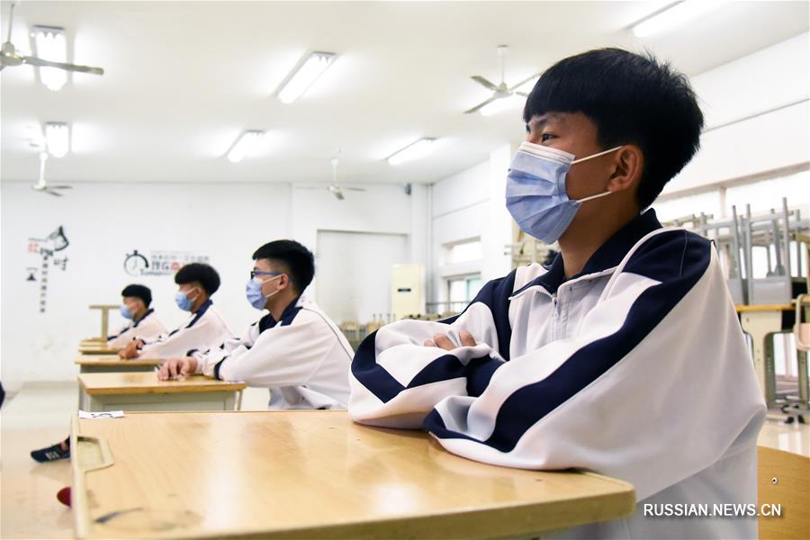 В спортшколах в городе Цзинань возобновились уроки у старшеклассников