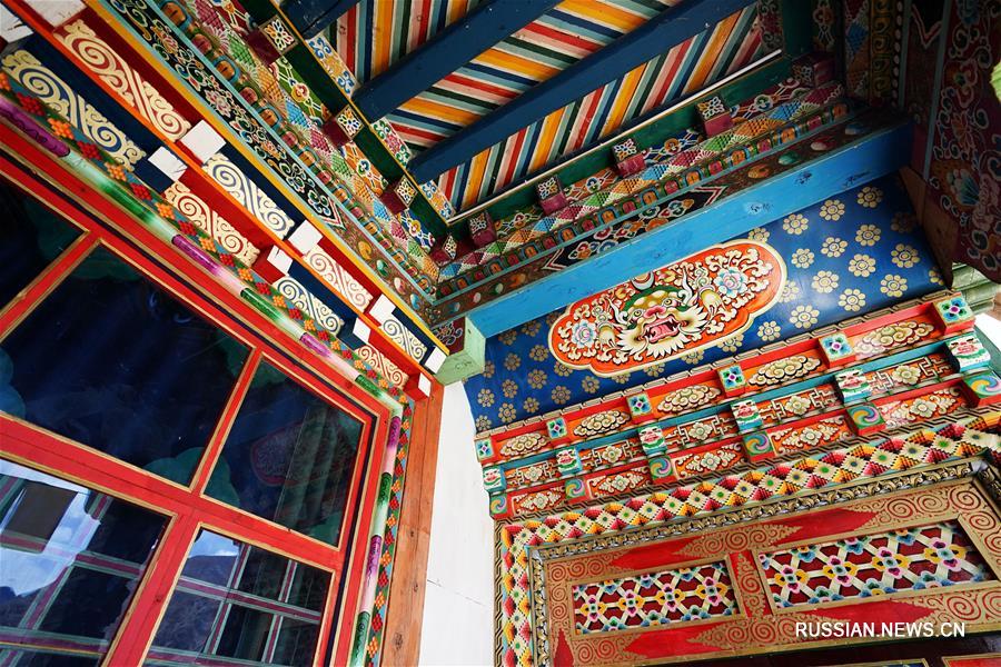 Архитектурное сокровище на берегах реки Нуцзян -- дома донгба