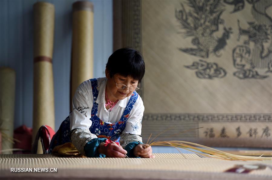 Бамбуковое ремесло служит источником дохода для жителей уезда Цяньшань