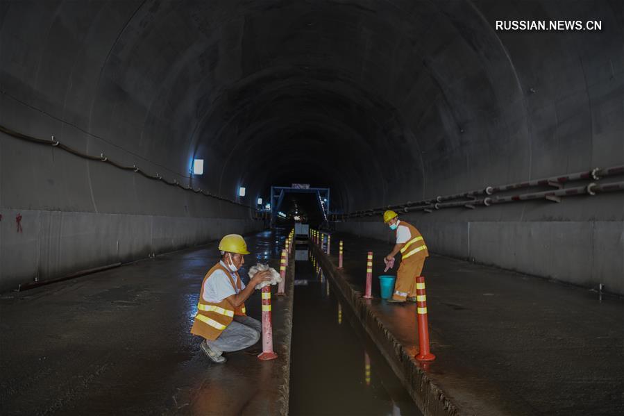 Строительство тоннелей Тецзячунна ВСЖД Хуанган -- Хуанмэй в провинции Хубэй