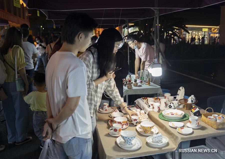 На рынке Таосичуань в Цзиндэчжэне восстанавливается торговля 
