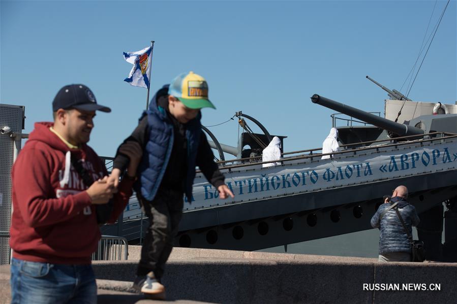 В Санкт-Петербурге продезинфицировали крейсер "Аврора"