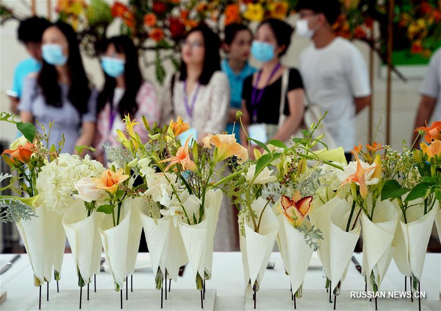 В Шанхае открылся культурный фестиваль рыжеватого лилейника
