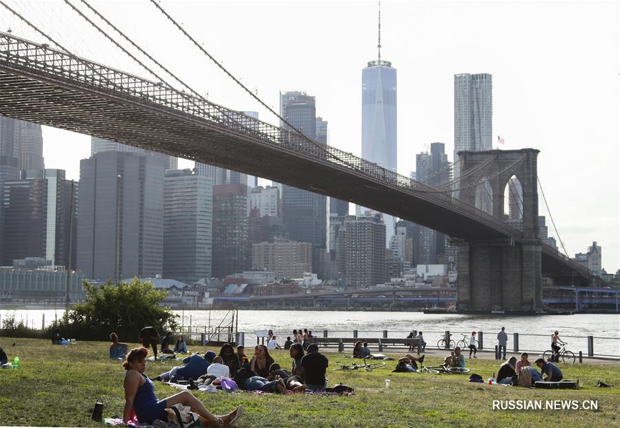 Число случаев заражения коронавирусом в США превысило 2,1 млн