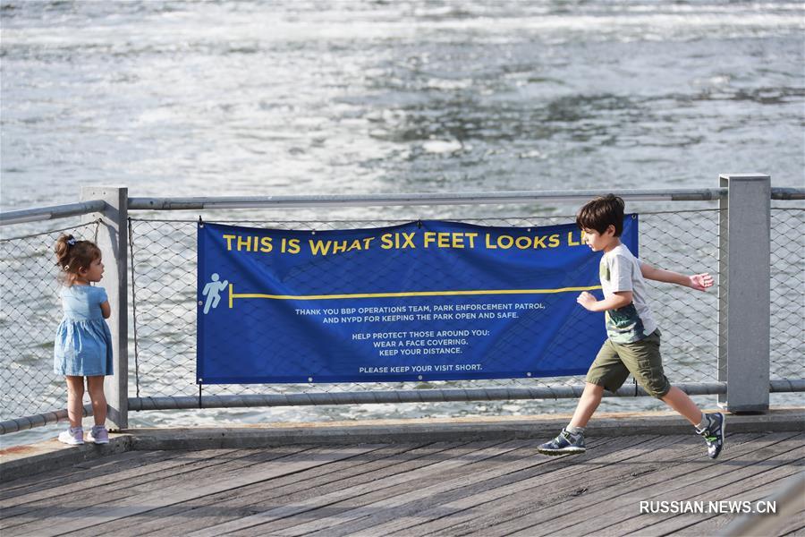 Число случаев заражения коронавирусом в США превысило 2,1 млн