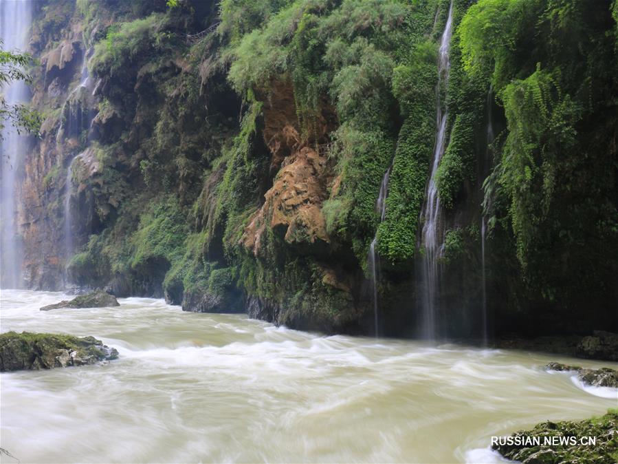 Водопад в ущелье Малинхэ 