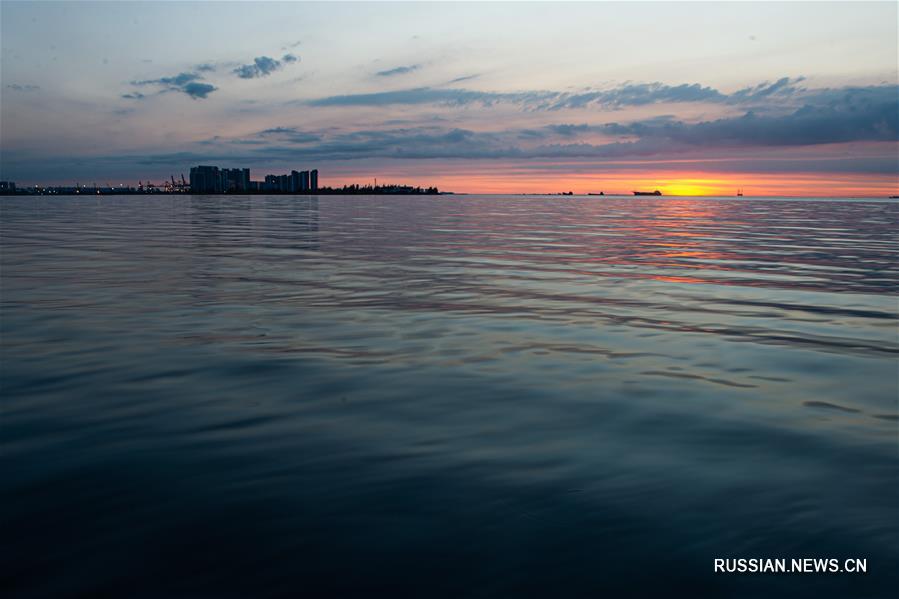 Красочный закат в Хайкоу