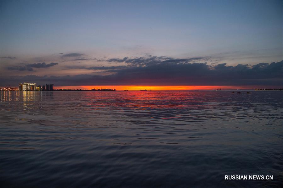 Красочный закат в Хайкоу