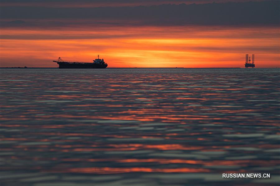 Красочный закат в Хайкоу