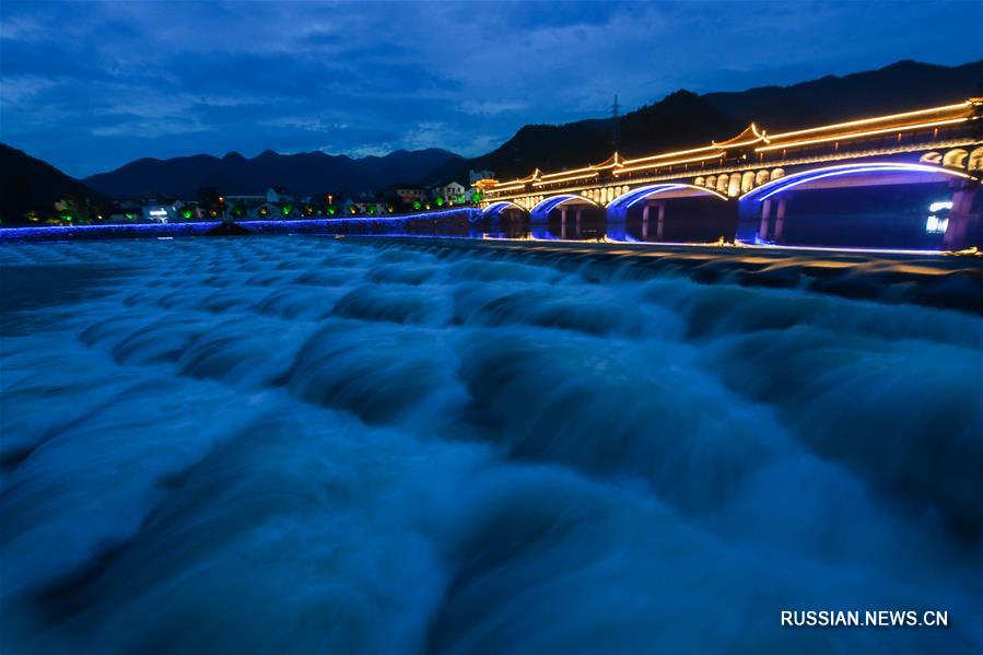 "Карнавал изумрудных вод и зеленых гор" в бассейне реки Хуюаньси