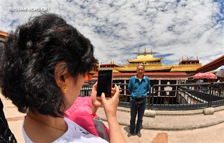Монастырь Джоканг в Тибете вновь открылся для посещения 