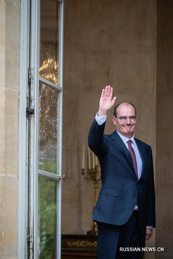 （新华视界）（4）马克龙任命让·卡斯泰为法国新总理